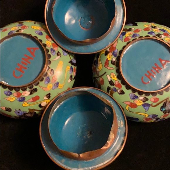 Pair of small cloisonné covered jars on copper. - Picture 5 of 8
